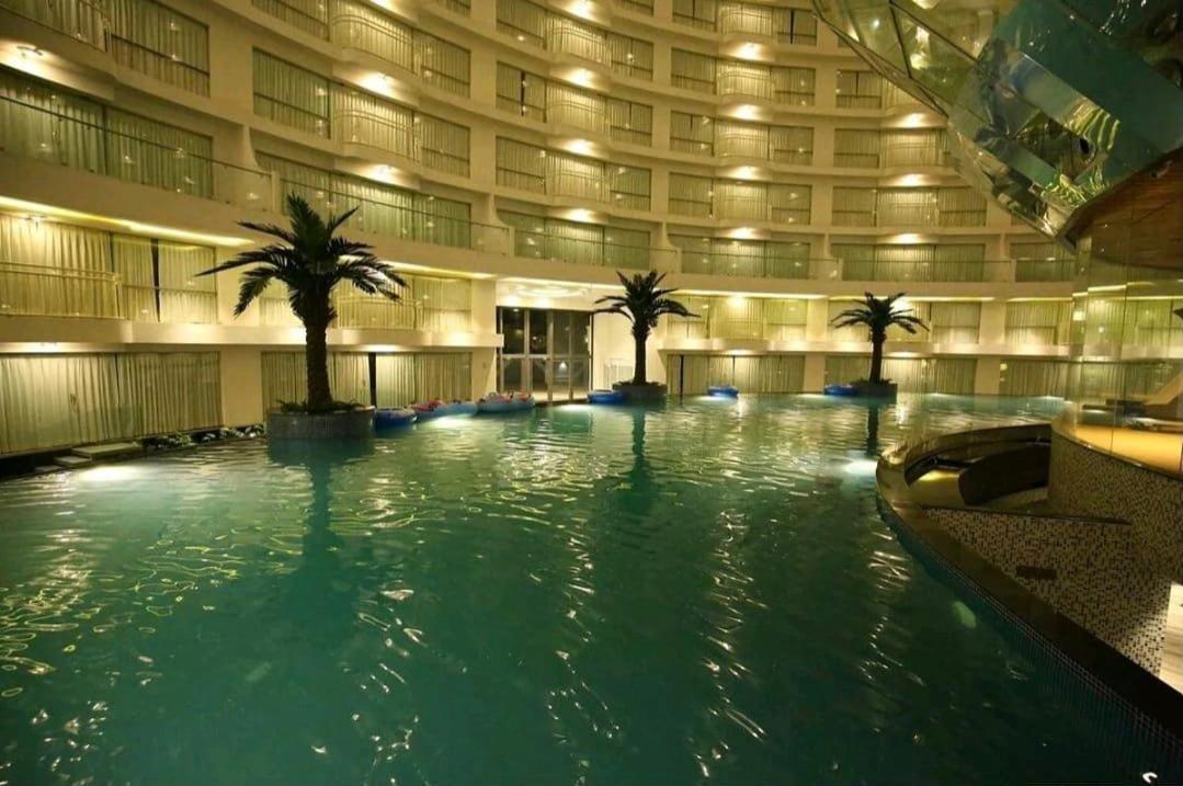 Royal Treats At Rajhans Belliza Near Airport Surat Esterno foto